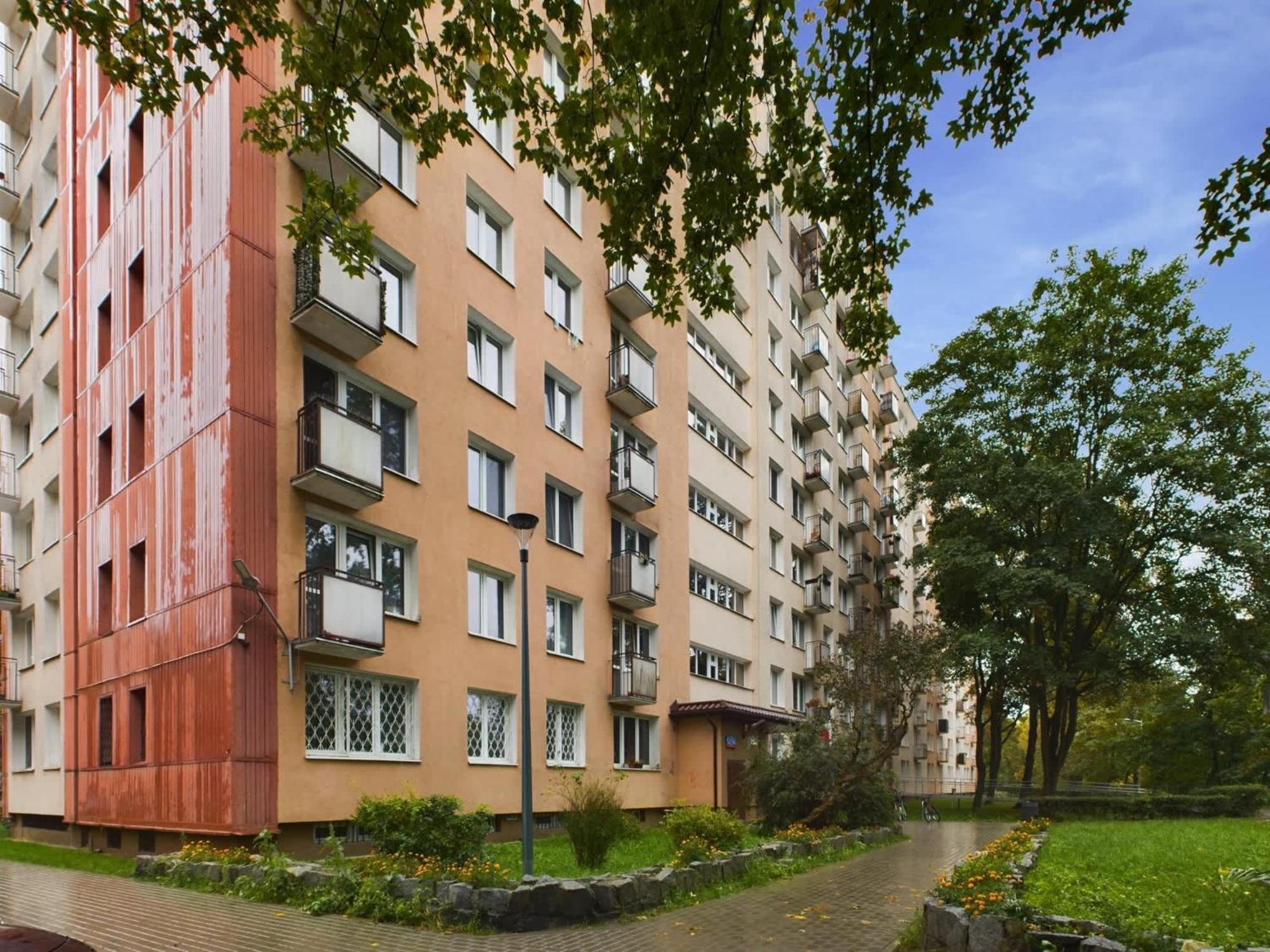 Atmospheric For 3 People In With Desk For Remote Work By Renters Appartement Warschau